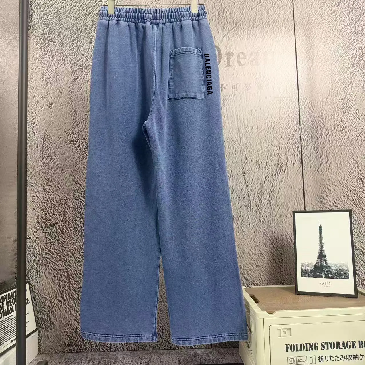 "𝙉𝙚𝙬⚜️Balenciaga" 2026 Autumn and Winter New Arrival sweatpants 360g 100% cotton distressed fried snowflakes, suede laminated print, wide-leg trousers Color: Black Blue green coffee, Sizes: S M L XL XXL Buy now👉 Buy now👉 Buy now👉